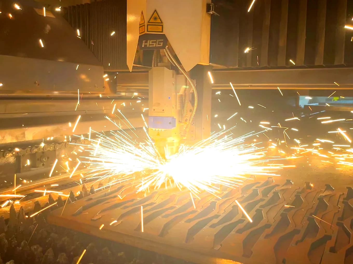 CNC Lazer Kesim — 12 kW fiber · 2000 × 4000 mm